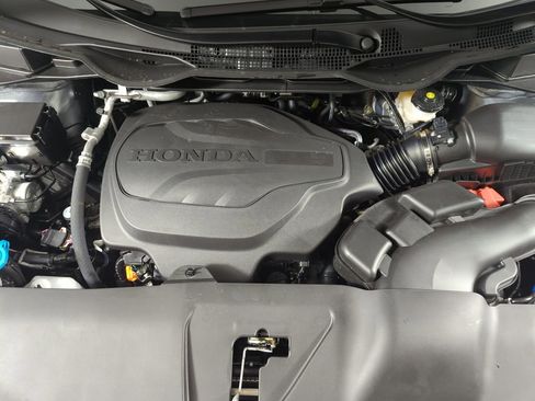 New 2026 Honda Odyssey Touring image 9