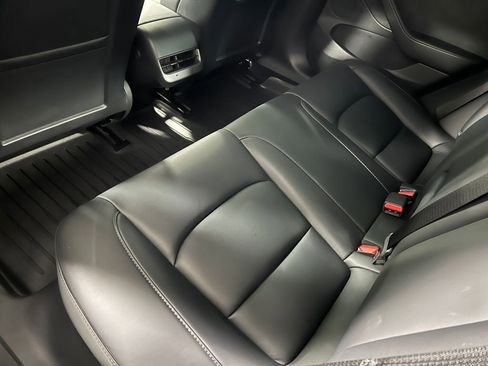 Used 2022 Tesla Model 3 image 16