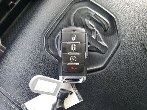 Used 2022 RAM 1500 Laramie image 30