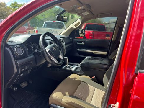 Used 2016 Toyota Tundra SR5 w/ SR5 Upgrade Package image 10