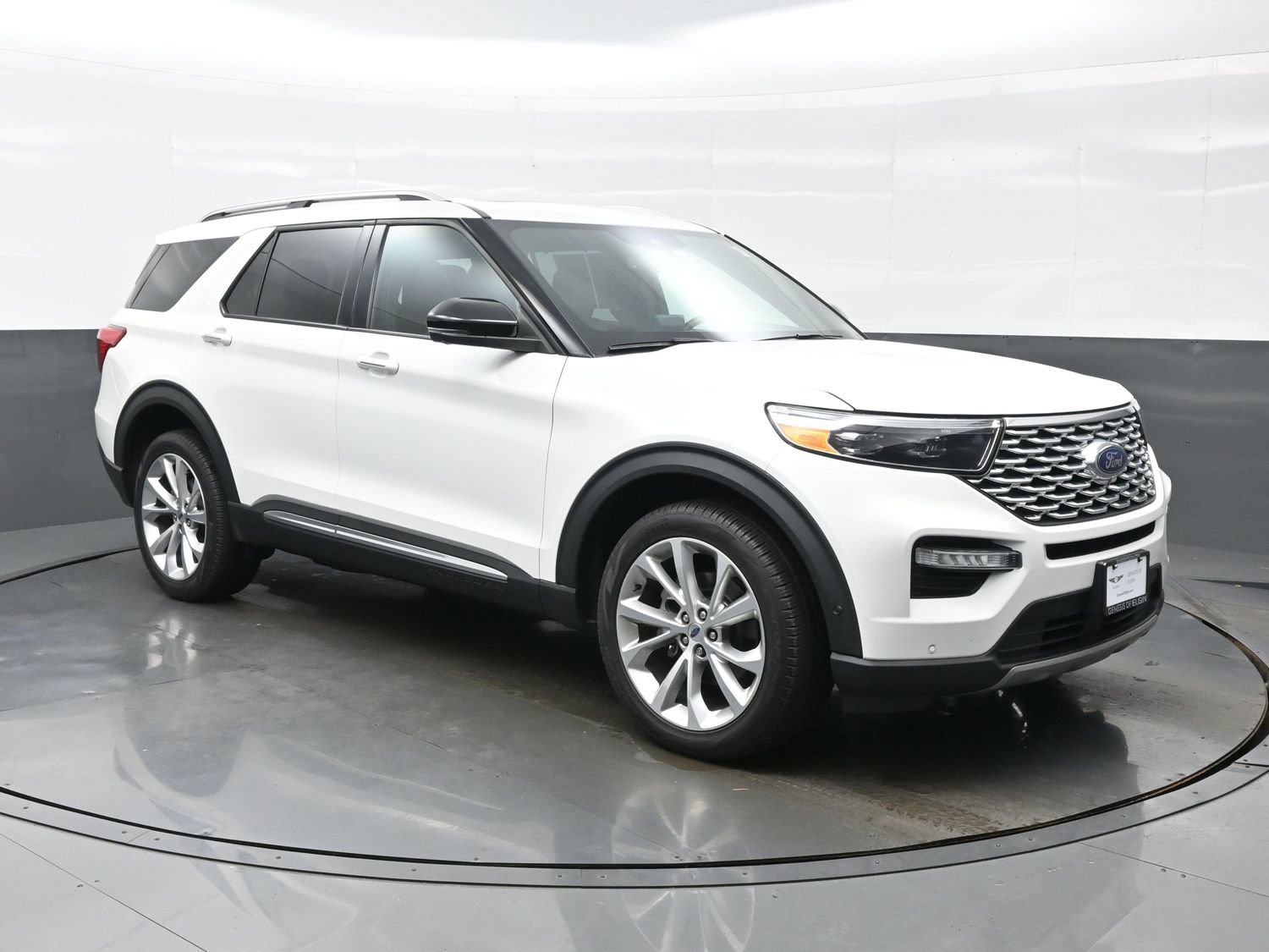 Used 2023 Ford Explorer Platinum w/ Technology Package AWD/4WD image 8
