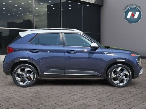 Used 2023 Hyundai Venue Limited FWD image 6