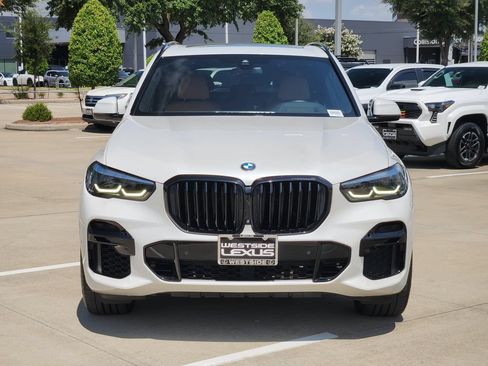 Used 2022 BMW X5 xDrive40i w/ M Sport Package AWD/4WD image 2