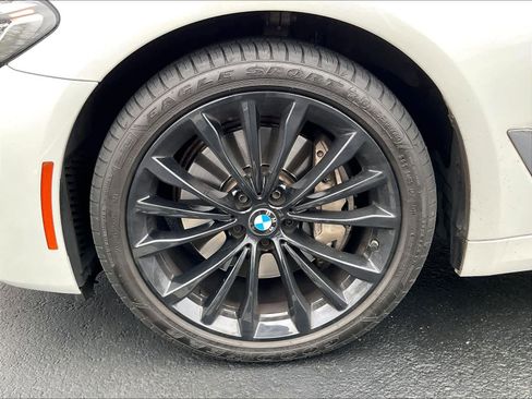 Used 2023 BMW 540i w/ Convenience Package image 12