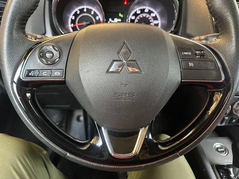 Used 2023 Mitsubishi Outlander Sport SE AWD/4WD image 3