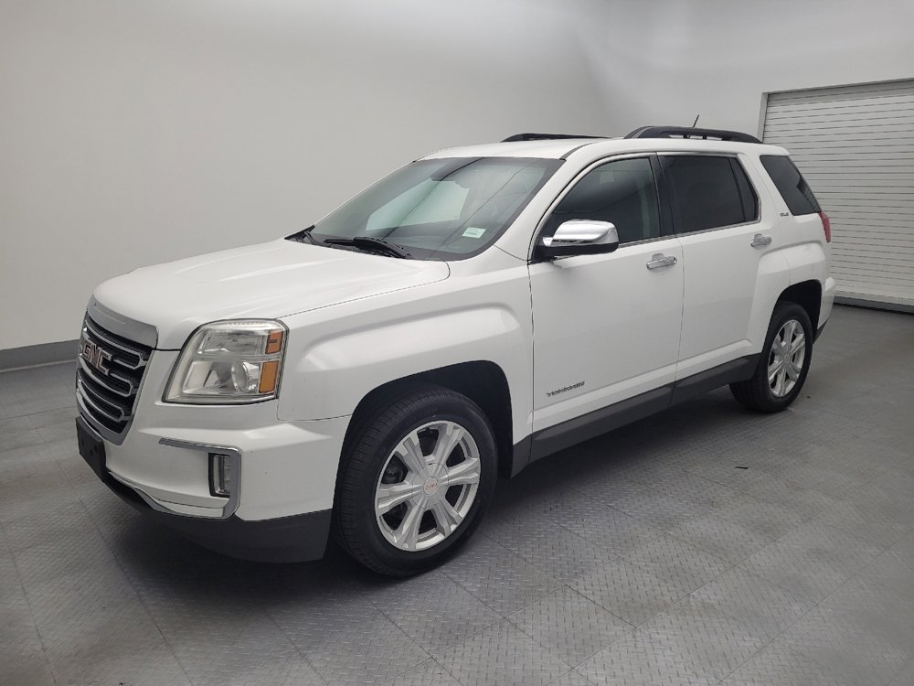 Used 2017 GMC Terrain SLE w/ Chrome Edition FWD image 2