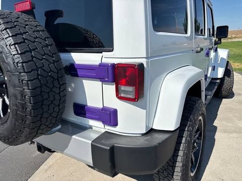 Used 2015 Jeep Wrangler Unlimited Sahara w/ Dual Top Group AWD/4WD image 26