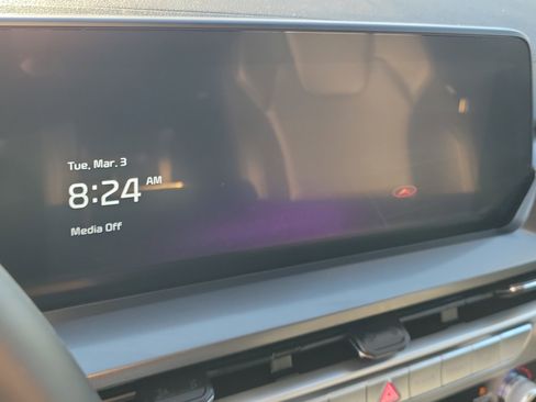 Used 2024 Kia Telluride S image 29