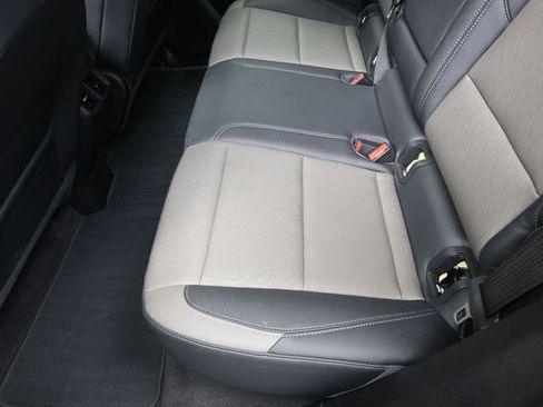 Used 2025 Chevrolet Equinox LT w/ Convenience Package II image 20