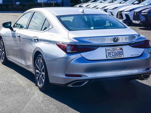 Certified 2023 Lexus ES 350 w/ Accessory Package (Z1) image 4