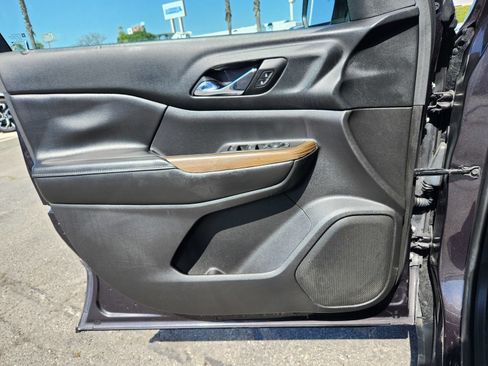 Used 2018 GMC Acadia SLE FWD image 18