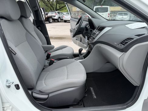 Used 2013 Hyundai Accent GS FWD image 24