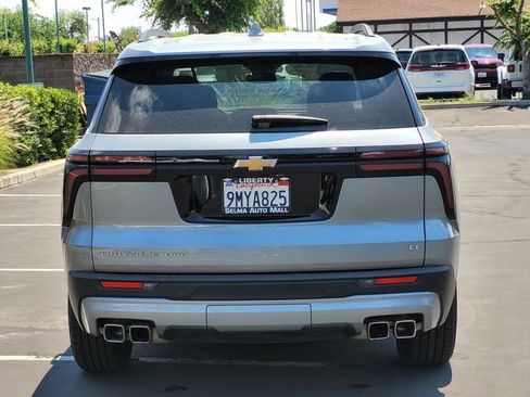 Used 2024 Chevrolet Traverse LT AWD/4WD image 6