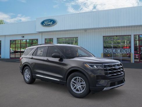 Used 2025 Ford Explorer Active image 7