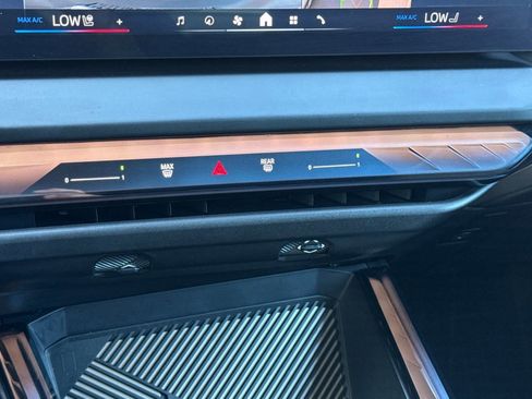 Used 2025 BMW X3 xDrive30i w/ Premium Package image 26