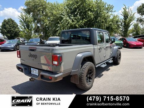 Used 2023 Jeep Gladiator Sport AWD/4WD image 3