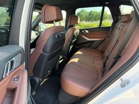 Used 2024 BMW X5 xDrive40i w/ Premium Package AWD/4WD image 11