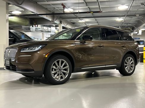 Used 2022 Lincoln Corsair AWD w/ Premium Package image 5