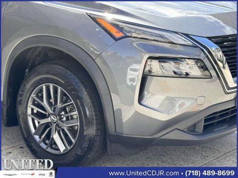 Used 2021 Nissan Rogue S image 11