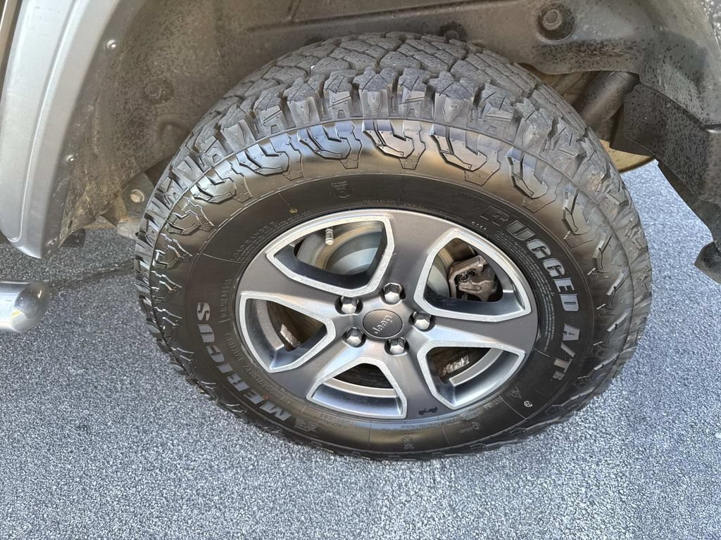 Used 2018 Jeep Wrangler Unlimited Sport S AWD/4WD image 11
