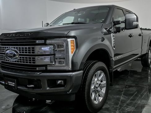 Used 2018 Ford F350 Platinum image 5
