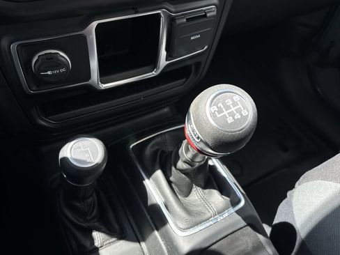 Used 2022 Jeep Wrangler Sport AWD/4WD image 20