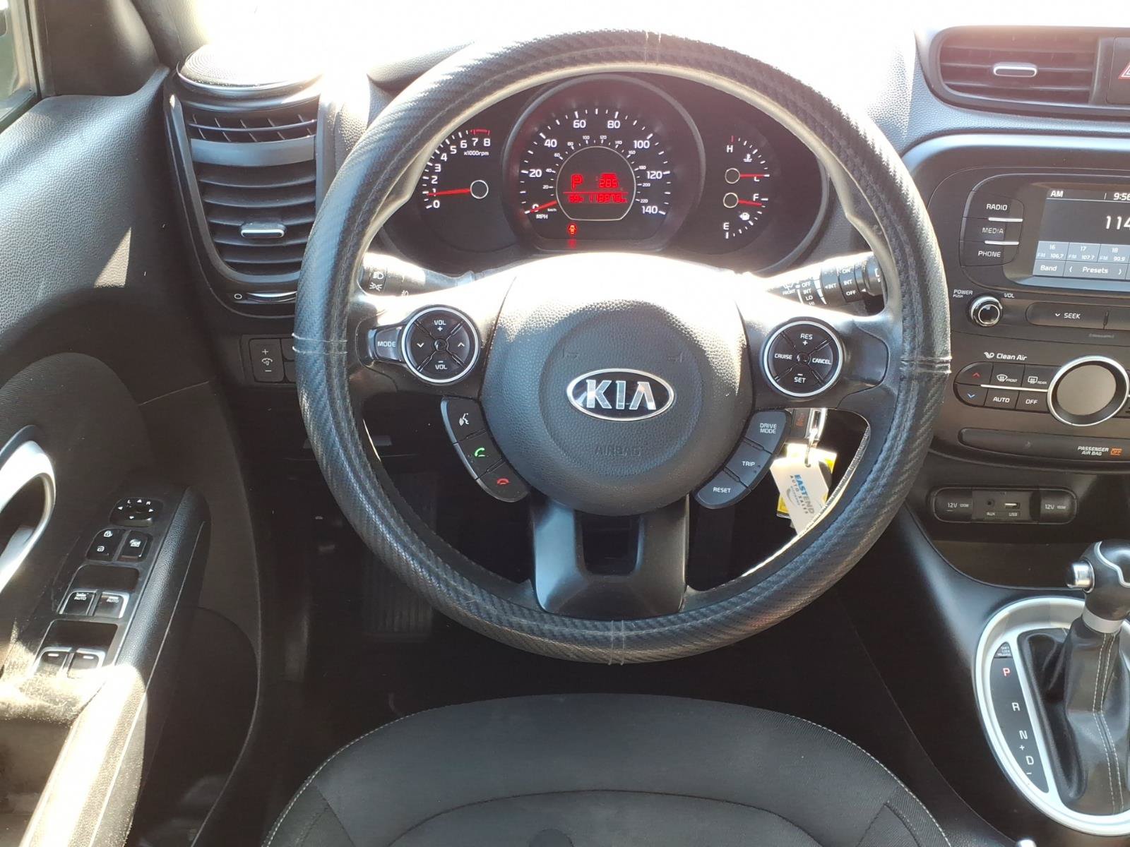 Used 2017 Kia Soul + FWD image 5