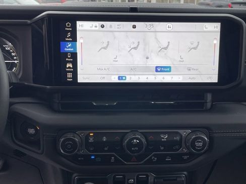 Used 2024 Jeep Wrangler Unlimited Sahara w/ Safety Group image 7