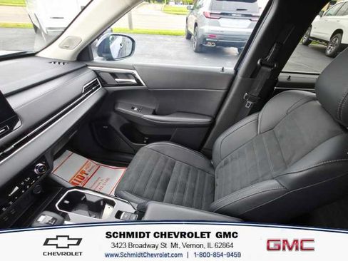 Used 2025 Mitsubishi Outlander SE AWD/4WD image 16
