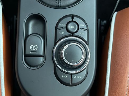 Certified 2024 MINI Cooper S FWD image 19
