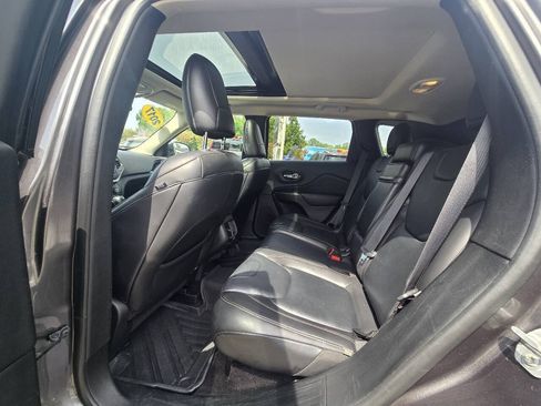 Used 2017 Jeep Cherokee Limited AWD/4WD image 27