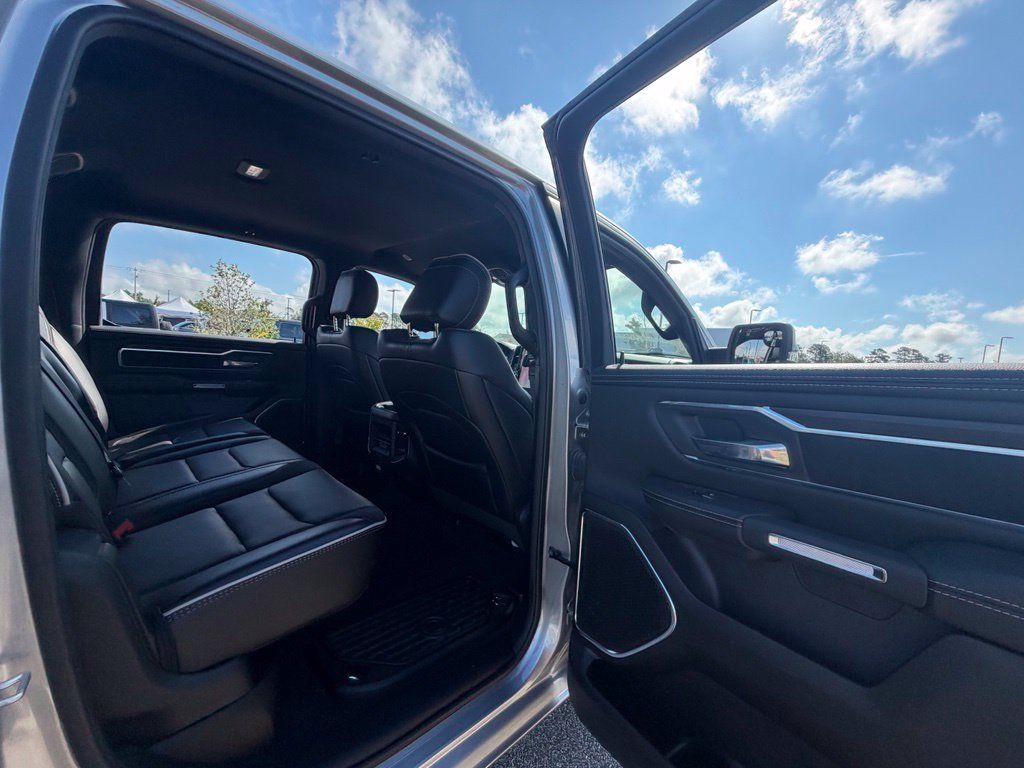 Used 2025 RAM 1500 Laramie w/ Sport Appearance Package AWD/4WD image 46