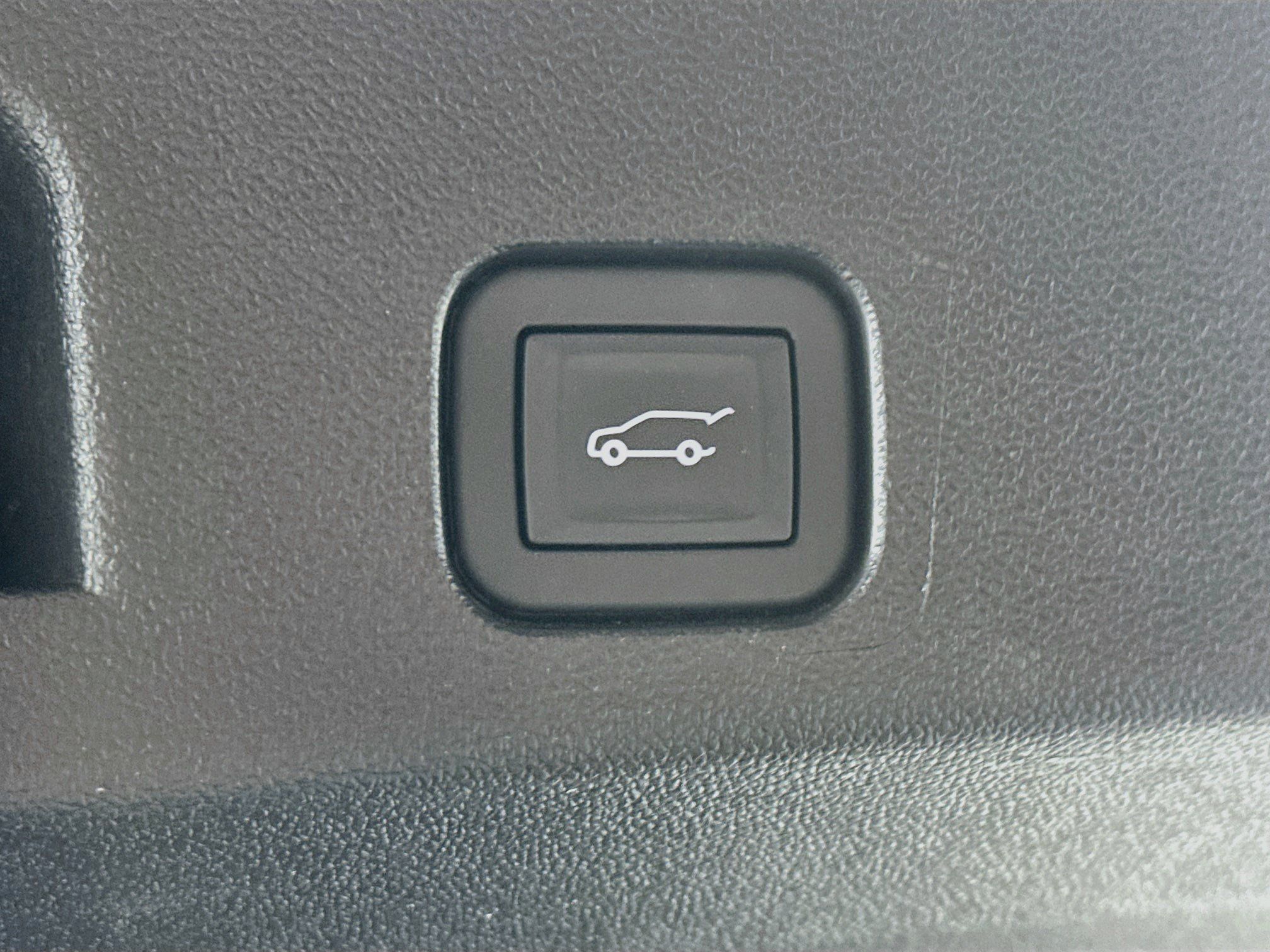 Used 2025 Buick Enclave Preferred FWD image 31