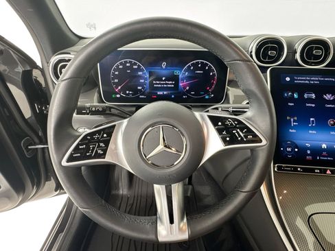 Used 2024 Mercedes-Benz GLC 300 image 12