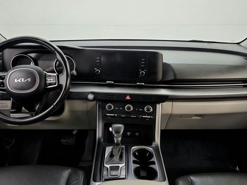 Used 2022 Kia Carnival LX FWD image 11