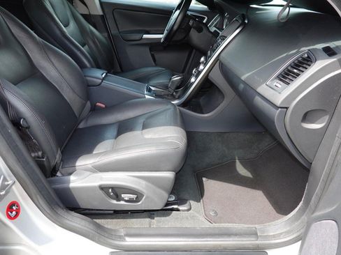 Used 2015 Volvo XC60 T5 AWD/4WD image 22