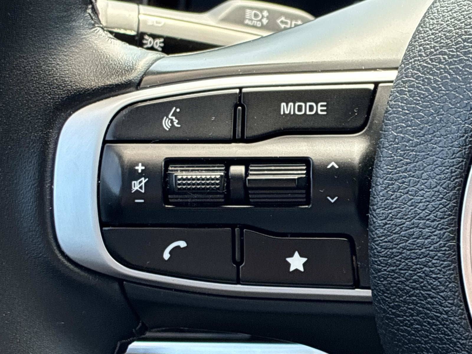 Used 2023 Kia Sportage EX FWD image 23
