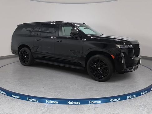 Certified 2022 Cadillac Escalade ESV Sport w/ Touring Package AWD/4WD image 3