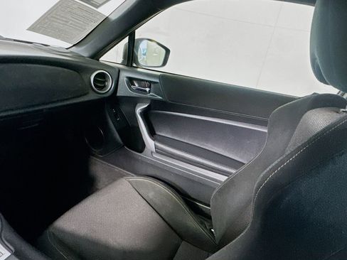 Used 2017 Toyota 86 RWD image 22