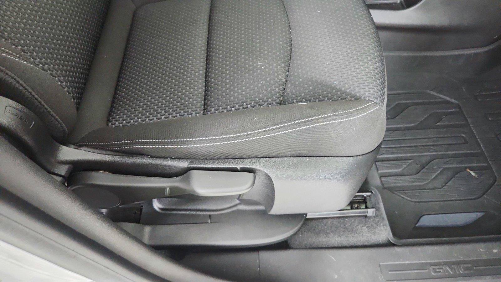 Used 2024 GMC Terrain SLE w/ LPO, Floor Liner Package AWD/4WD image 28