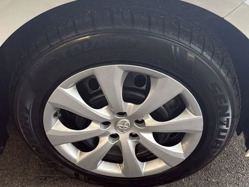 Used 2020 Toyota Corolla LE image 33