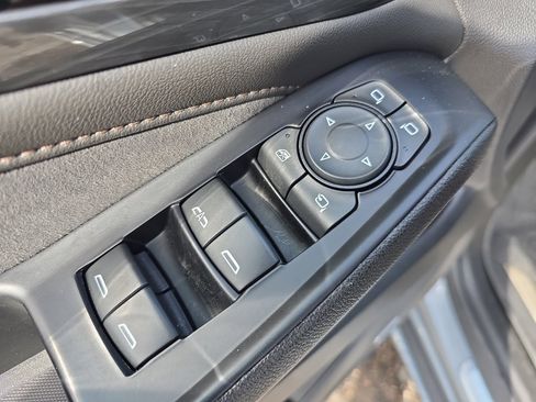 Certified 2023 Chevrolet Traverse High Country w/ LPO, Floor Liner Package AWD/4WD image 11