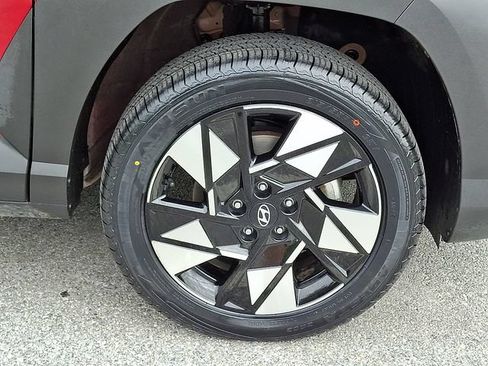 Used 2024 Hyundai Kona SEL AWD/4WD image 8