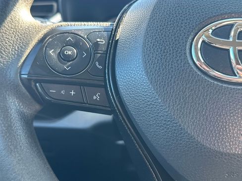 Used 2021 Toyota RAV4 LE image 18