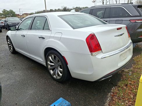 Used 2018 Chrysler 300 Limited image 5