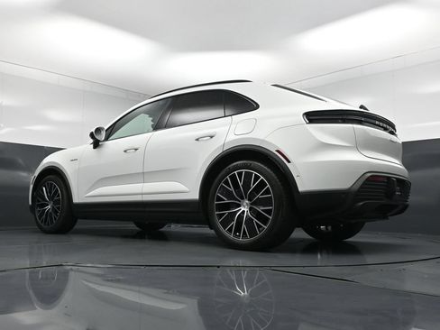 New 2026 Porsche Macan 4 Electric AWD/4WD image 24