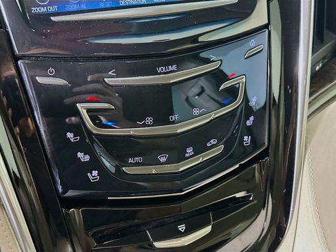 Used 2018 Cadillac Escalade 2WD image 24