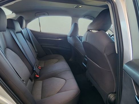 Used 2020 Toyota Camry LE image 19