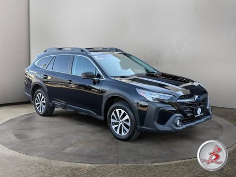 Used 2023 Subaru Outback Premium AWD/4WD image 1
