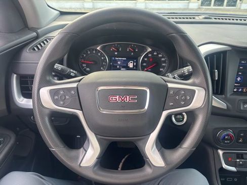 Used 2023 GMC Terrain SLE w/ Driver Convenience Package image 10